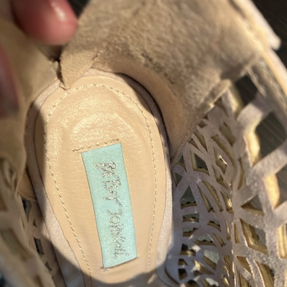 Fabulous Betsey Johnson cream with gunmetal bling caged peep toe 4” bootie. - Picture 10 of 16